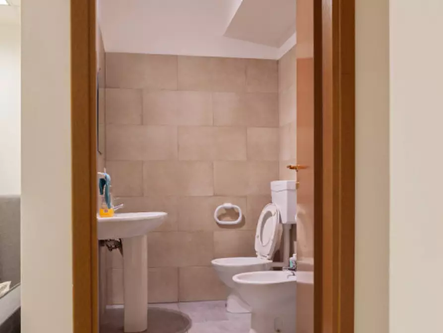 Immagine 13 di Camera in affitto  in Via San Giacomo a Bologna