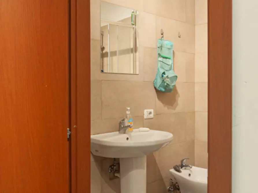 Immagine 33 di Camera in affitto  in Via San Giacomo a Bologna