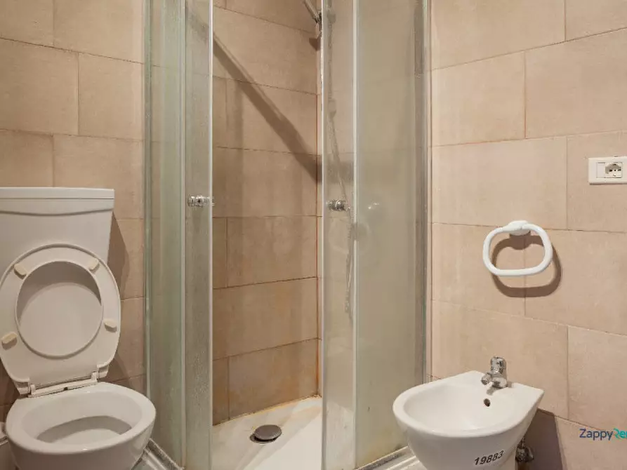 Immagine 9 di Camera in affitto  in Via San Giacomo a Bologna