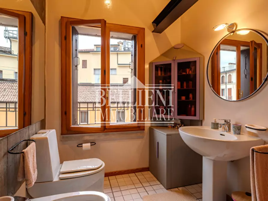 Immagine 15 di Attico in vendita  in Contra' Mure Pallamaio a Vicenza