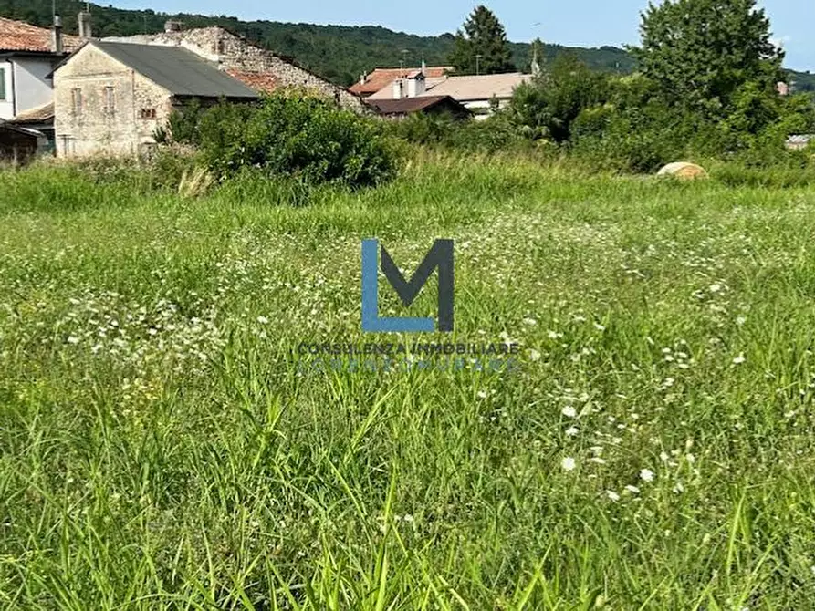 Immagine 1 di Terreno in vendita  a Montebelluna