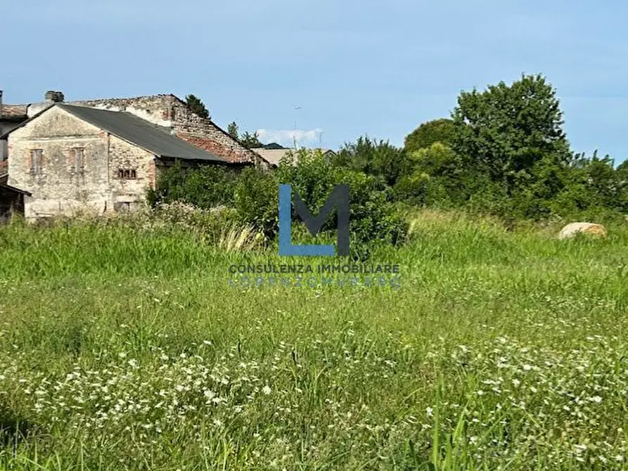 Immagine 4 di Terreno in vendita  a Montebelluna