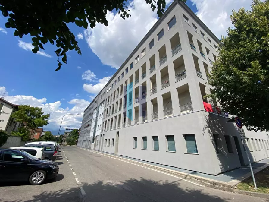 Immagine 9 di Appartamento in vendita  in Via Della Presolana 44 a Brescia