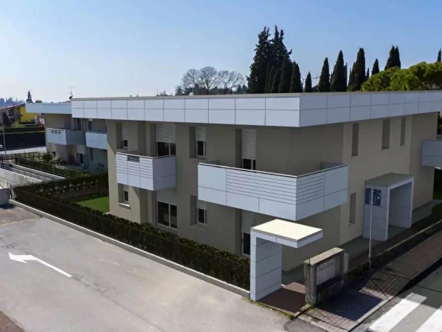 Immagine 12 di Appartamento in vendita  in Colà di Lazise via San Giorgio a Lazise