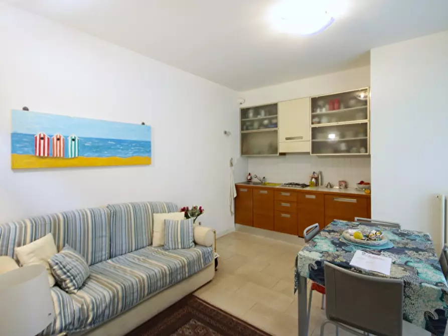 Immagine 3 di Appartamento in vendita  in viale Mazzini a Riccione