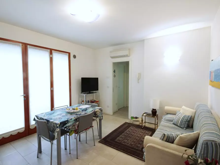 Immagine 4 di Appartamento in vendita  in viale Mazzini a Riccione