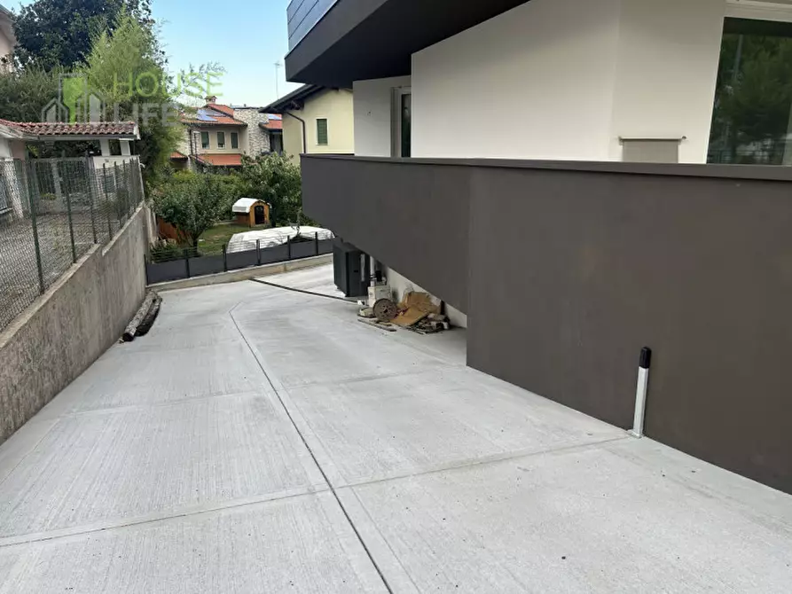 Immagine 2 di Appartamento in vendita  a Schio