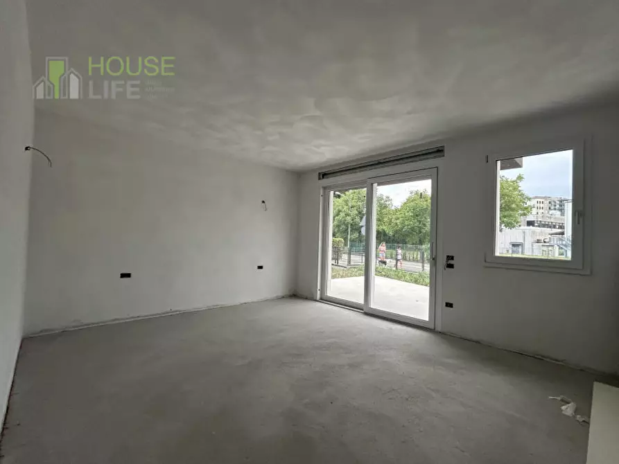 Immagine 11 di Appartamento in vendita  a Schio