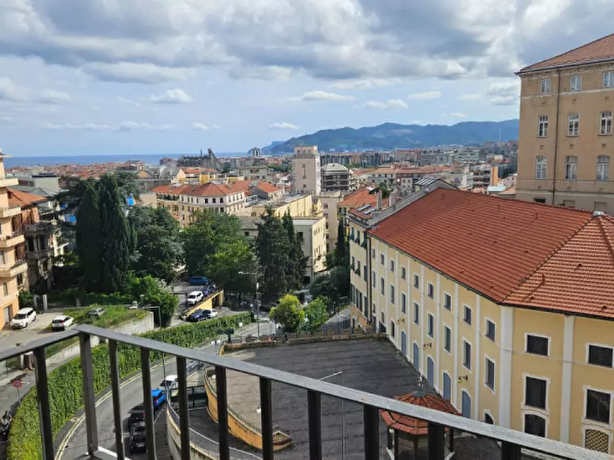 Immagine 1 di Appartamento in vendita  in Via Beato Pietro Formica a Savona