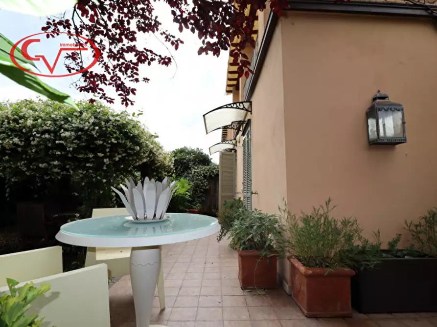 Immagine 35 di Villetta a schiera in vendita  in Via la familiare a Montevarchi