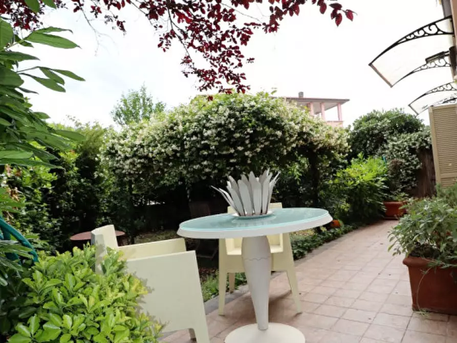 Immagine 36 di Villetta a schiera in vendita  in Via la familiare a Montevarchi