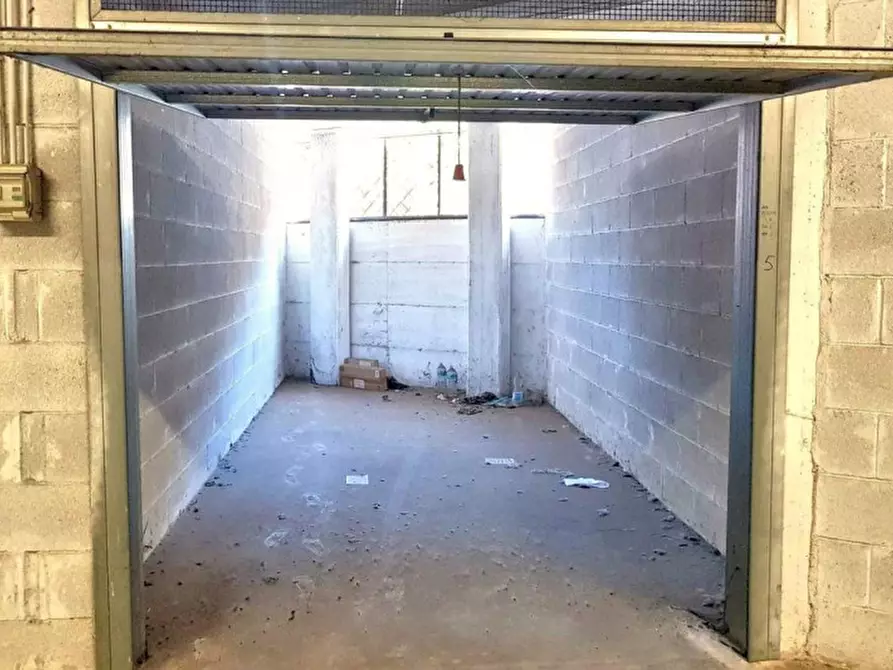 Immagine 1 di Posto auto in vendita  in Via Casilina, 00133 Roma RM, Italia a Roma