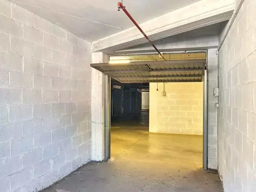 Immagine 3 di Posto auto in vendita  in Via Casilina, 00133 Roma RM, Italia a Roma