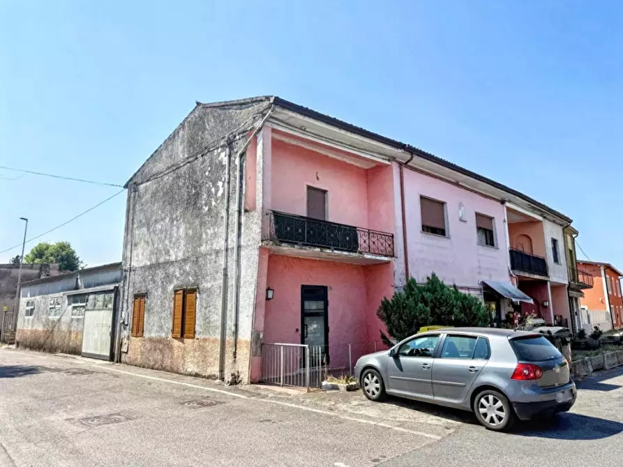 Immagine 13 di Appartamento in vendita  in Piazza della Repubblica, 37059 Volon VR, Italia a Zevio