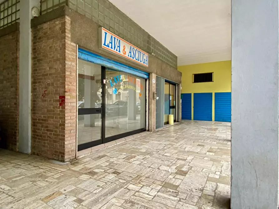 Immagine 9 di Negozio in vendita  in Via Sebastiano Caboto a Vicenza