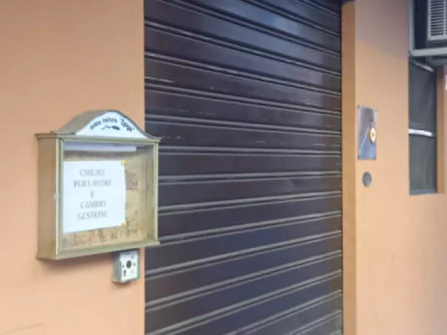 Immagine 8 di Attività commerciale in vendita  in Via Broccaindosso a Bologna