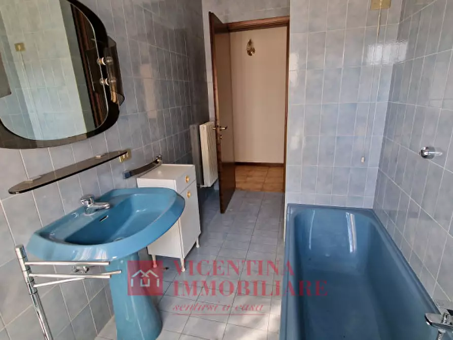 Immagine 11 di Appartamento in vendita  in via Rossini a Altavilla Vicentina