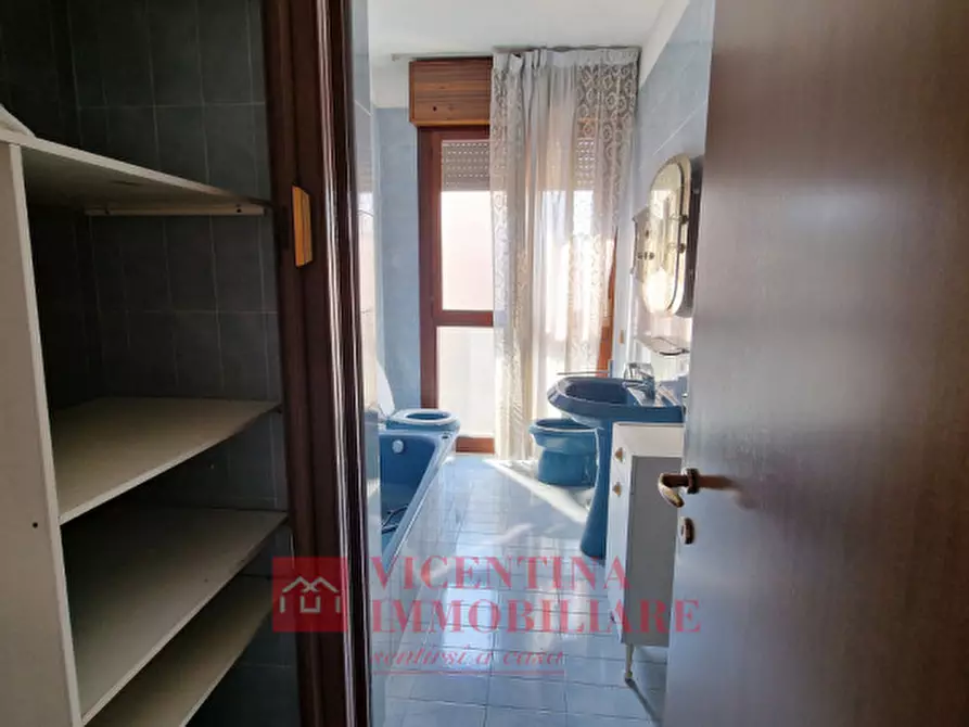 Immagine 13 di Appartamento in vendita  in via Rossini a Altavilla Vicentina