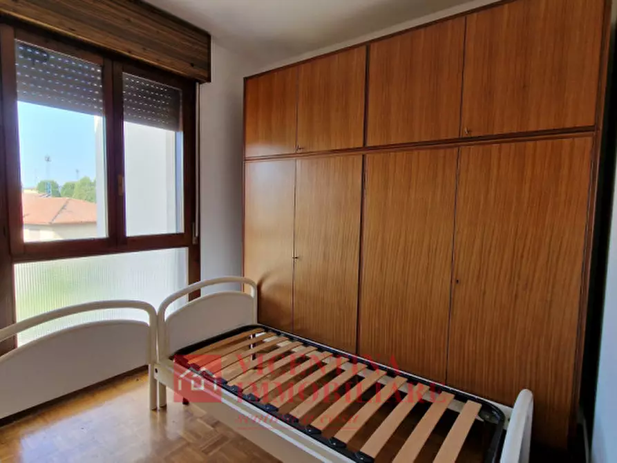 Immagine 18 di Appartamento in vendita  in via Rossini a Altavilla Vicentina