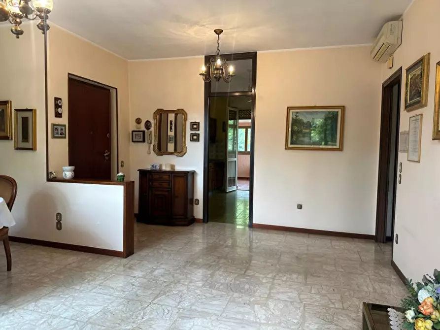 Immagine 15 di Appartamento in vendita  in Via Camillo Benso Conte Di Cavour a Botticino