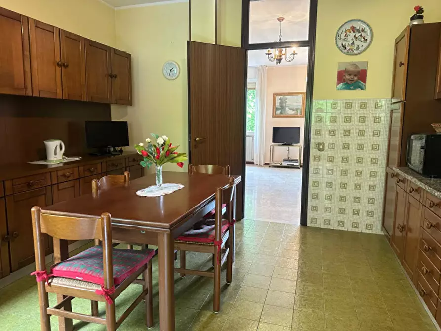 Immagine 23 di Appartamento in vendita  in Via Camillo Benso Conte Di Cavour a Botticino