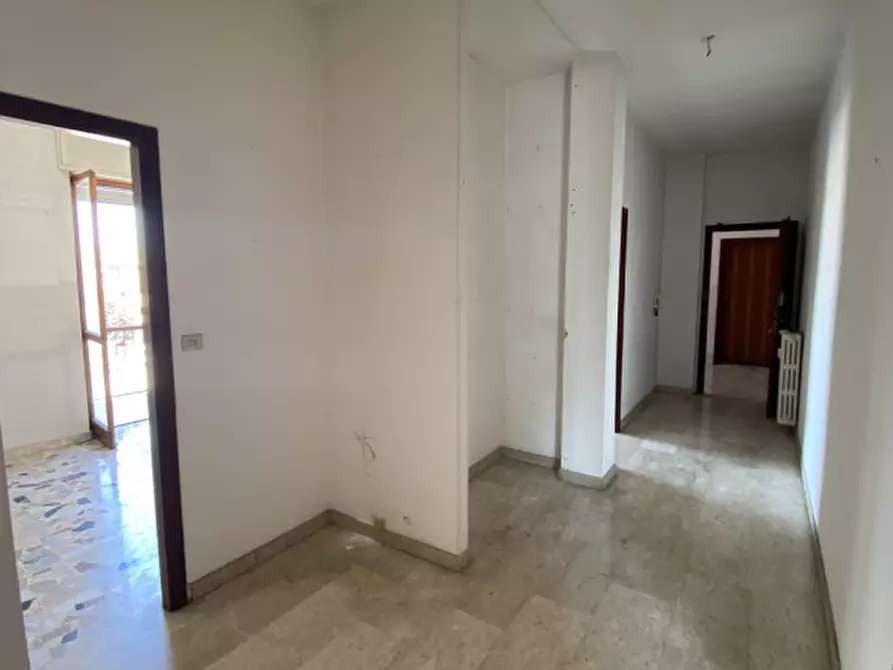 Immagine 4 di Appartamento in vendita  in Via delle Rose a Grinzane Cavour