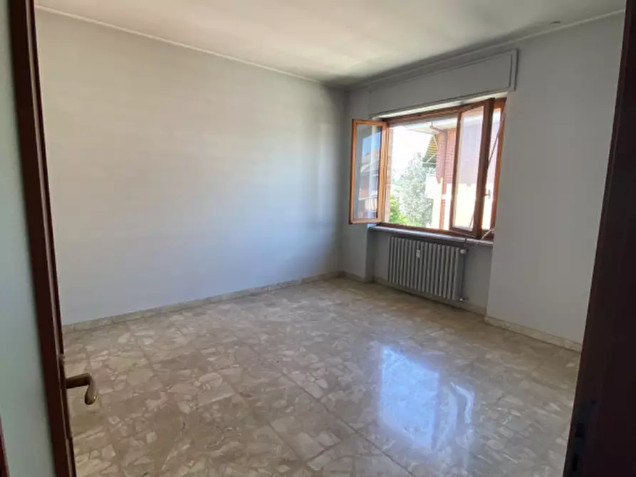 Immagine 5 di Appartamento in vendita  in Via delle Rose a Grinzane Cavour