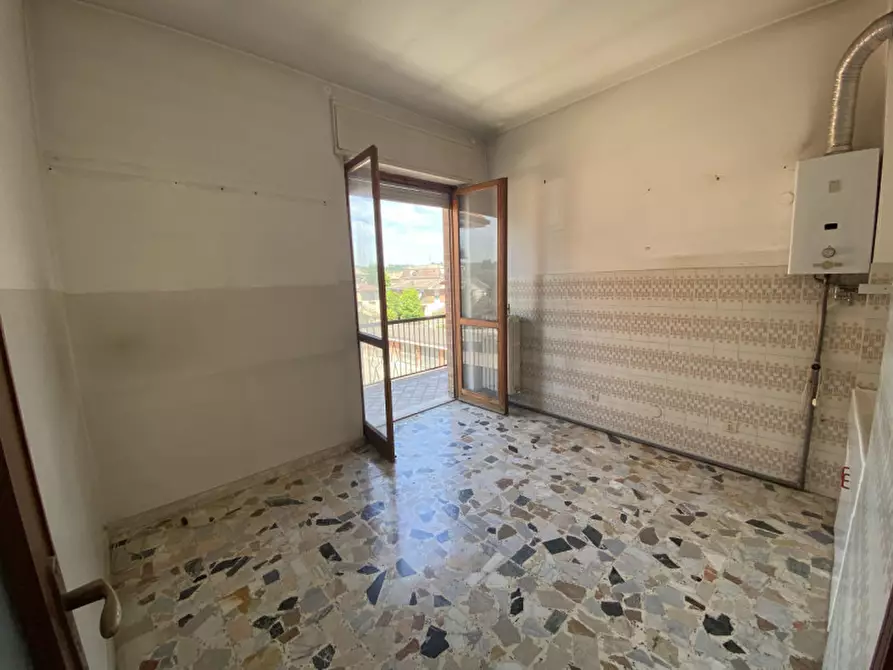 Immagine 6 di Appartamento in vendita  in Via delle Rose a Grinzane Cavour