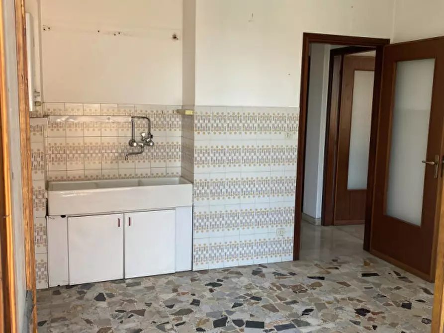 Immagine 7 di Appartamento in vendita  in Via delle Rose a Grinzane Cavour