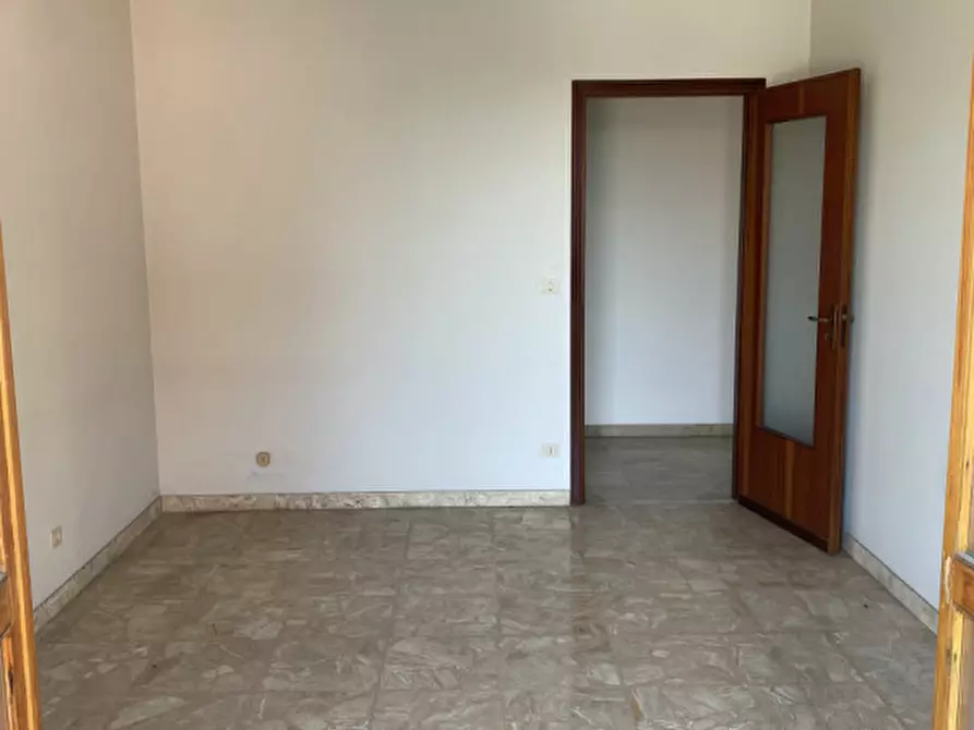 Immagine 8 di Appartamento in vendita  in Via delle Rose a Grinzane Cavour