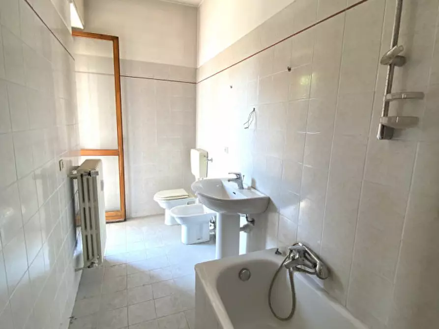 Immagine 9 di Appartamento in vendita  in Via delle Rose a Grinzane Cavour