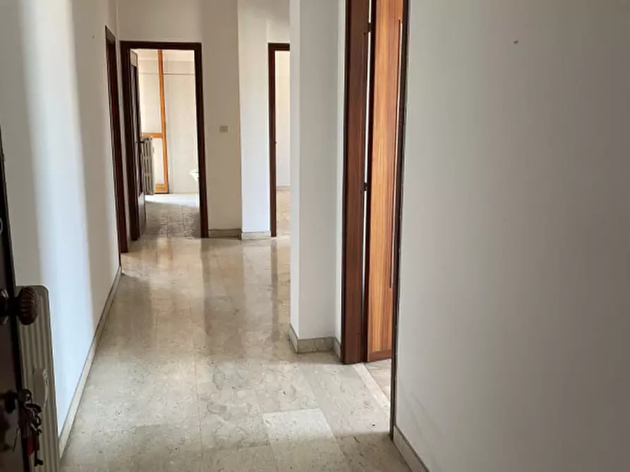 Immagine 10 di Appartamento in vendita  in Via delle Rose a Grinzane Cavour