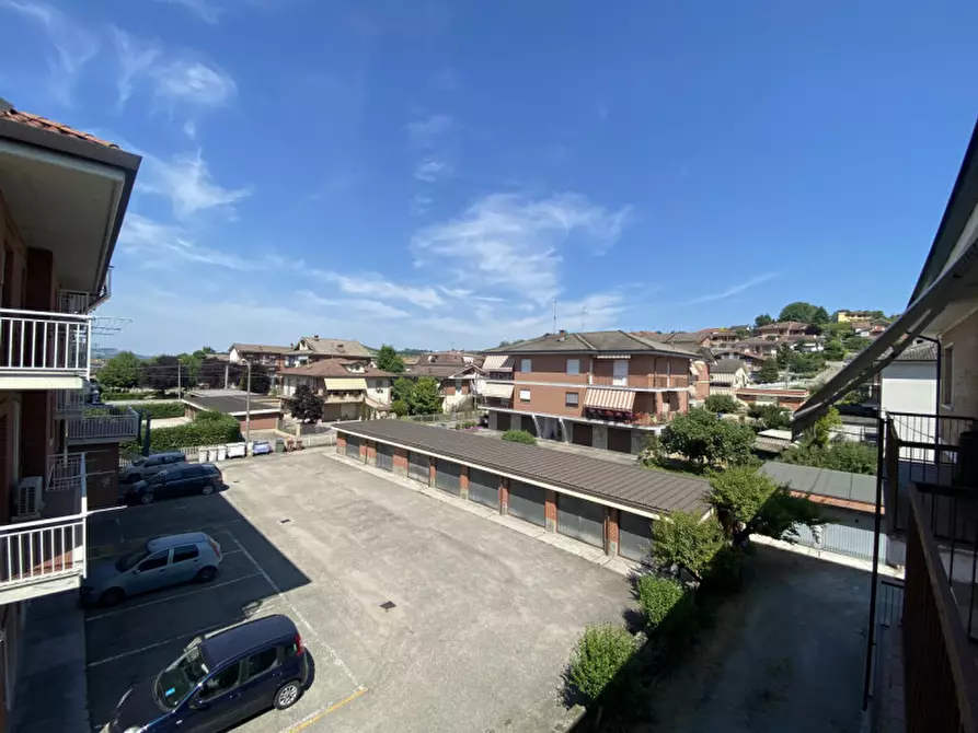 Immagine 15 di Appartamento in vendita  in Via delle Rose a Grinzane Cavour