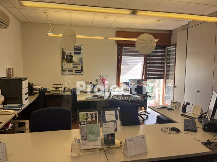 Immagine 3 di Ufficio in affitto  in ViA Giudecca a Reggio Di Calabria