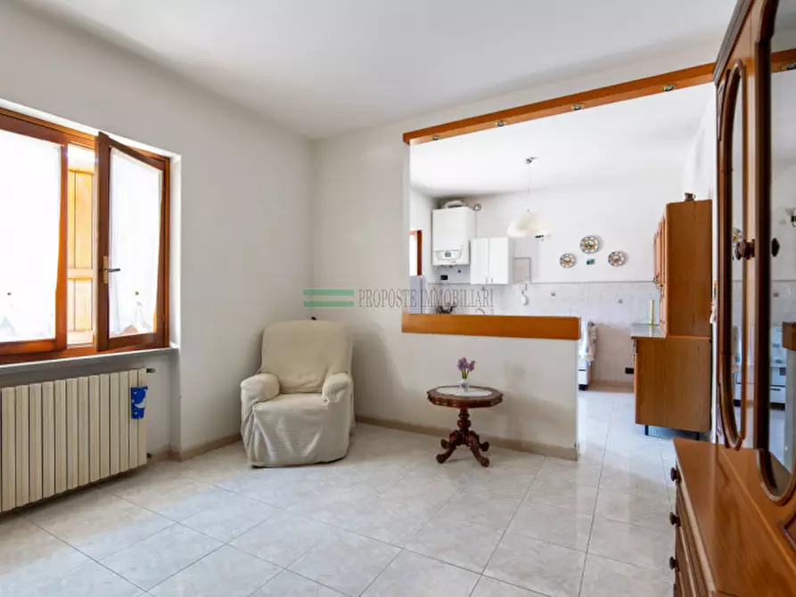 Immagine 5 di Casa trifamiliare in vendita  in Via Alessandro Manzoni a Passirano
