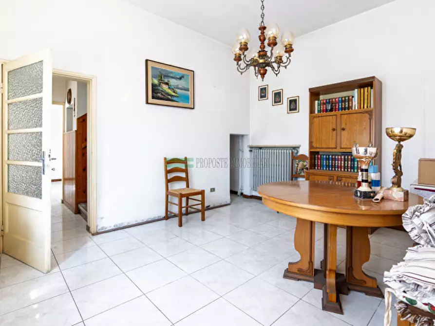 Immagine 16 di Casa trifamiliare in vendita  in Via Alessandro Manzoni a Passirano