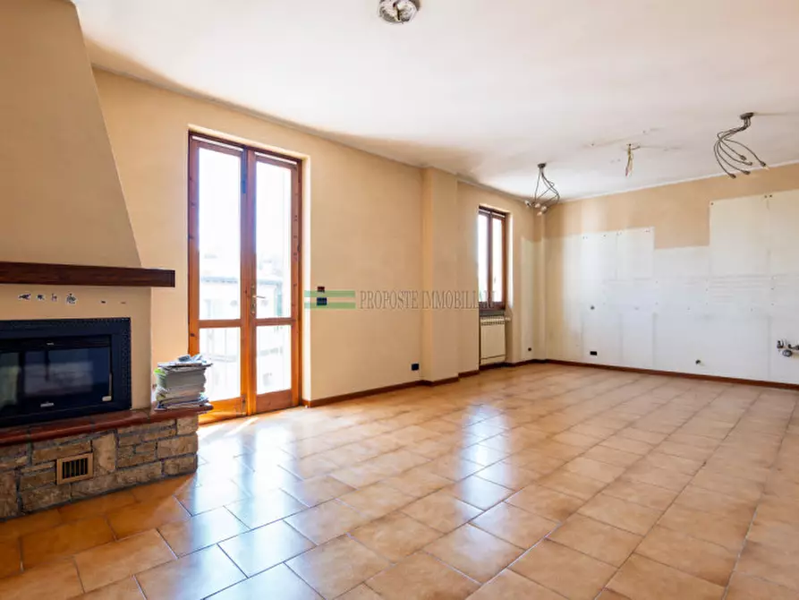 Immagine 25 di Casa trifamiliare in vendita  in Via Alessandro Manzoni a Passirano