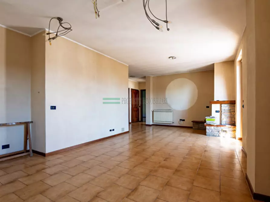 Immagine 26 di Casa trifamiliare in vendita  in Via Alessandro Manzoni a Passirano