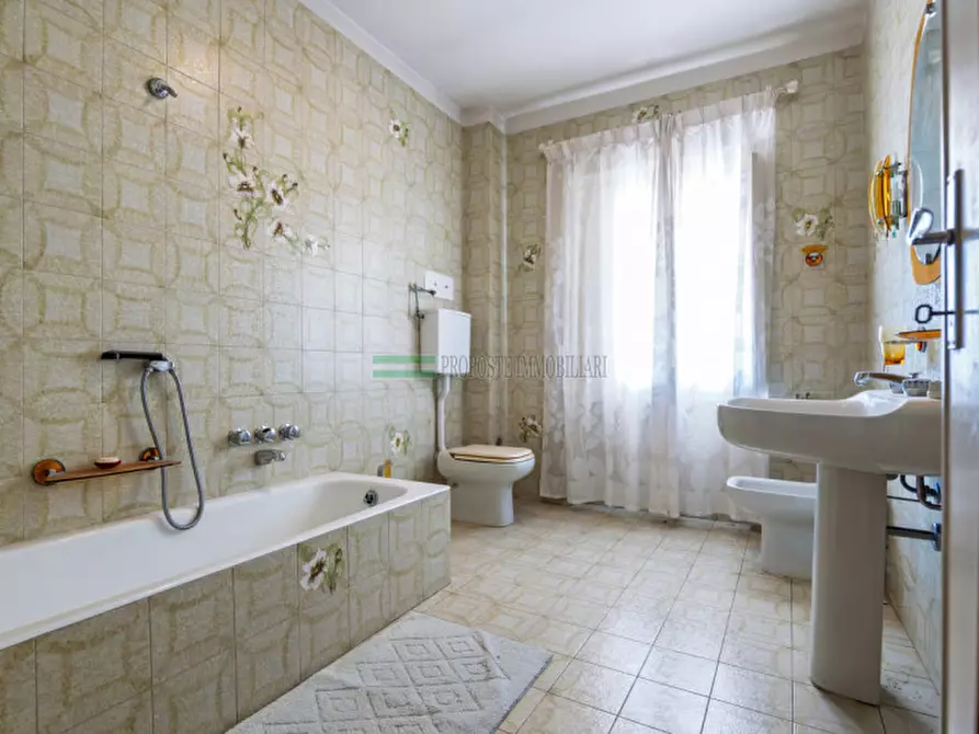 Immagine 32 di Casa trifamiliare in vendita  in Via Alessandro Manzoni a Passirano