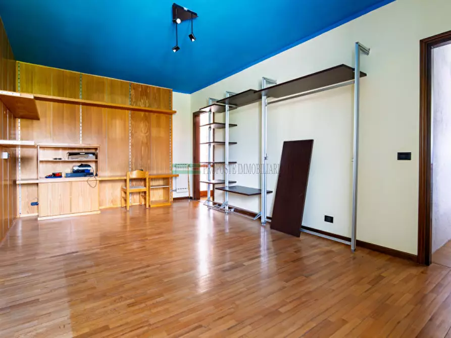 Immagine 32 di Casa trifamiliare in vendita  in Via Alessandro Manzoni a Passirano