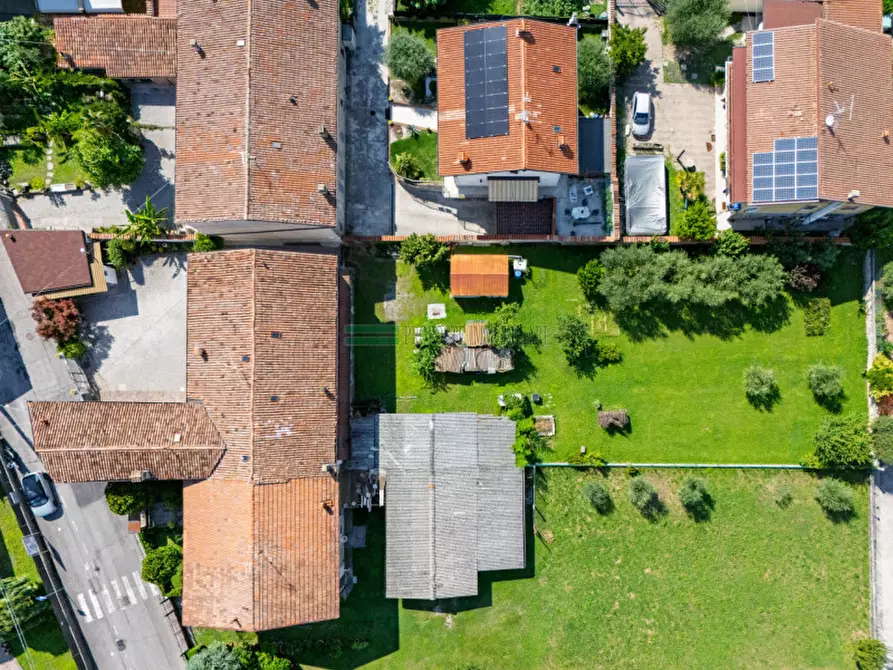Immagine 39 di Casa trifamiliare in vendita  in Via Alessandro Manzoni a Passirano