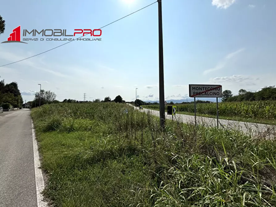 Immagine 3 di Terreno in vendita  in Via Roma a Montecchio Precalcino