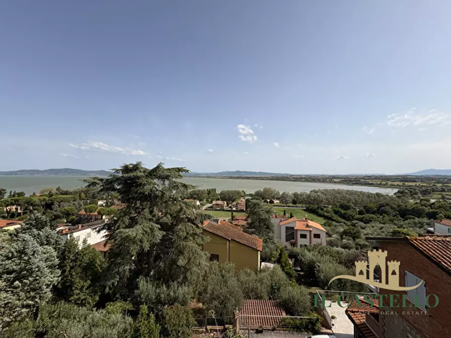 Immagine 21 di Appartamento in vendita  in Via Belvedere a Castiglione Del Lago