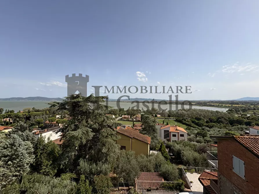 Immagine 23 di Appartamento in vendita  in Via Belvedere a Castiglione Del Lago