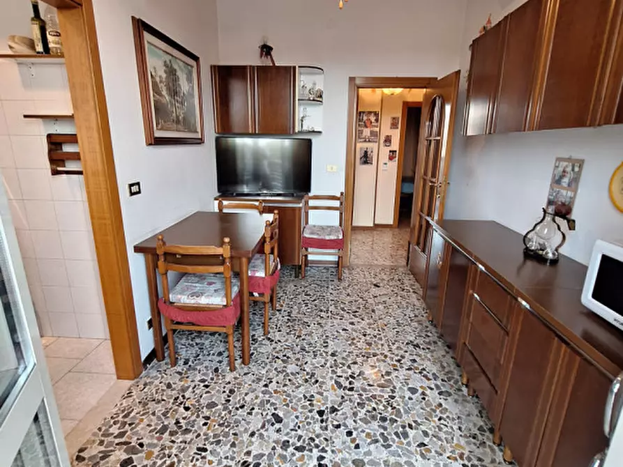 Immagine 4 di Appartamento in vendita  in via Imperia 9 a Modena