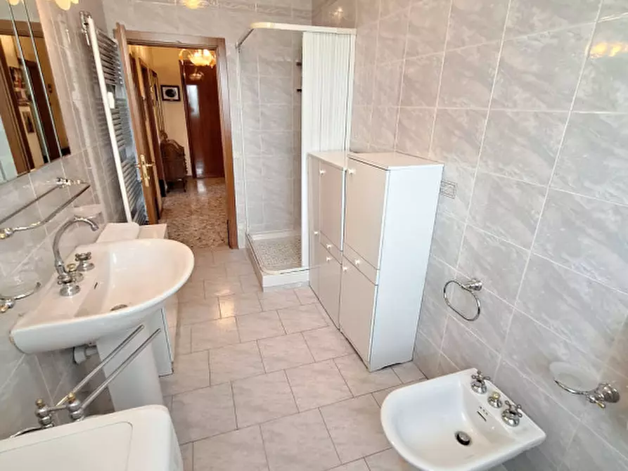 Immagine 10 di Appartamento in vendita  in via Imperia 9 a Modena