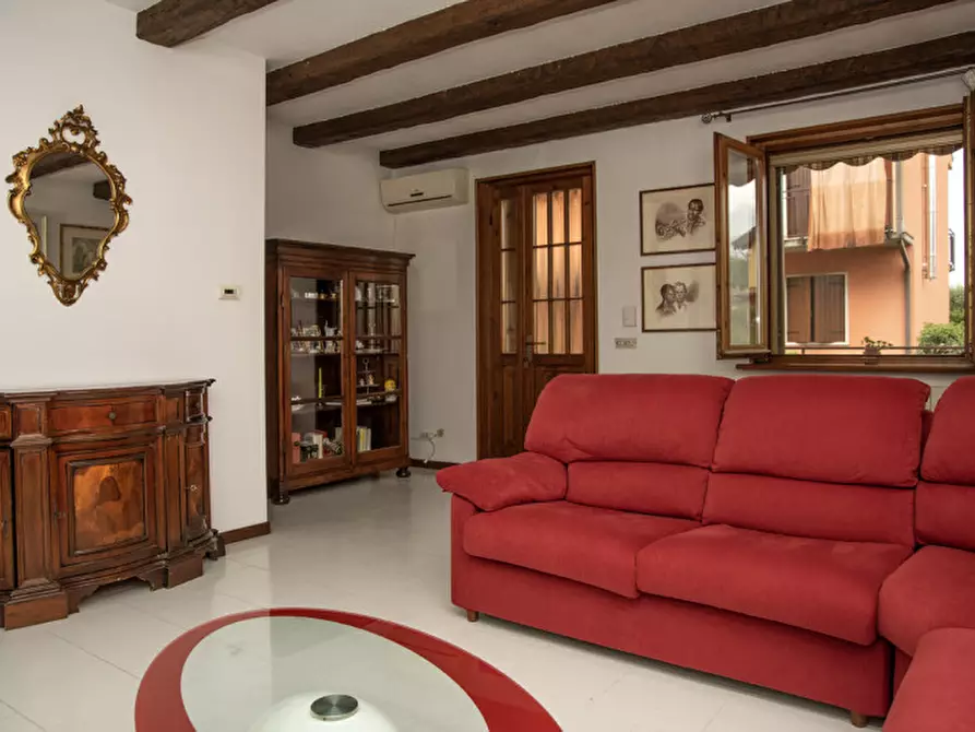 Immagine 3 di Villa in vendita  in Via Carlo Casalegno a Bussolengo