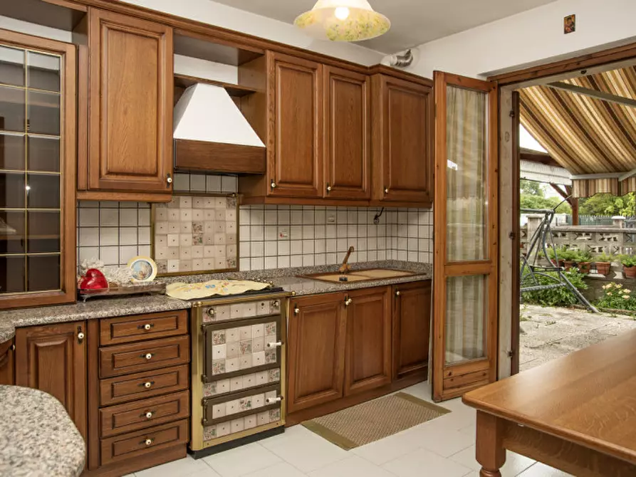 Immagine 6 di Villa in vendita  in Via Carlo Casalegno a Bussolengo