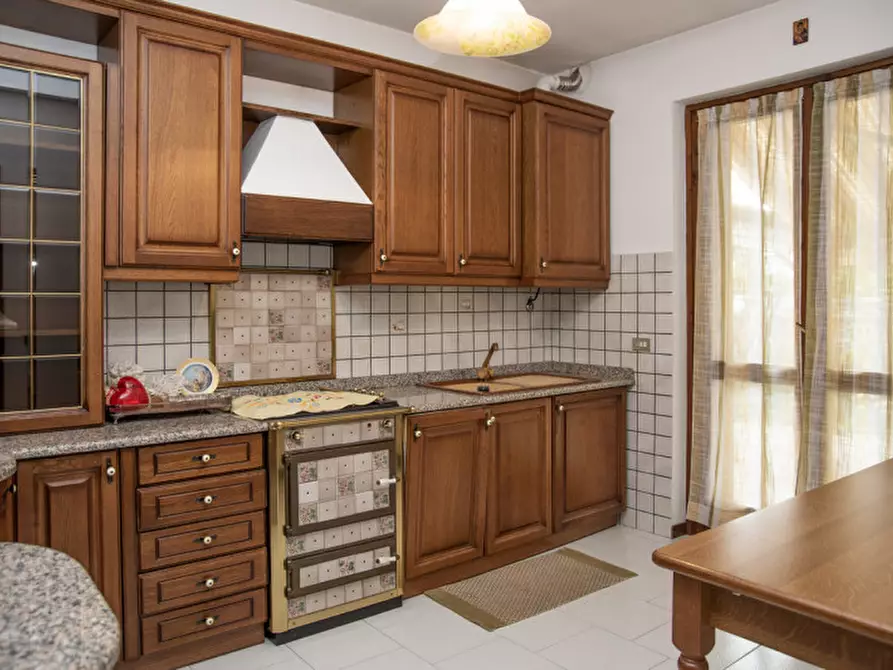 Immagine 7 di Villa in vendita  in Via Carlo Casalegno a Bussolengo