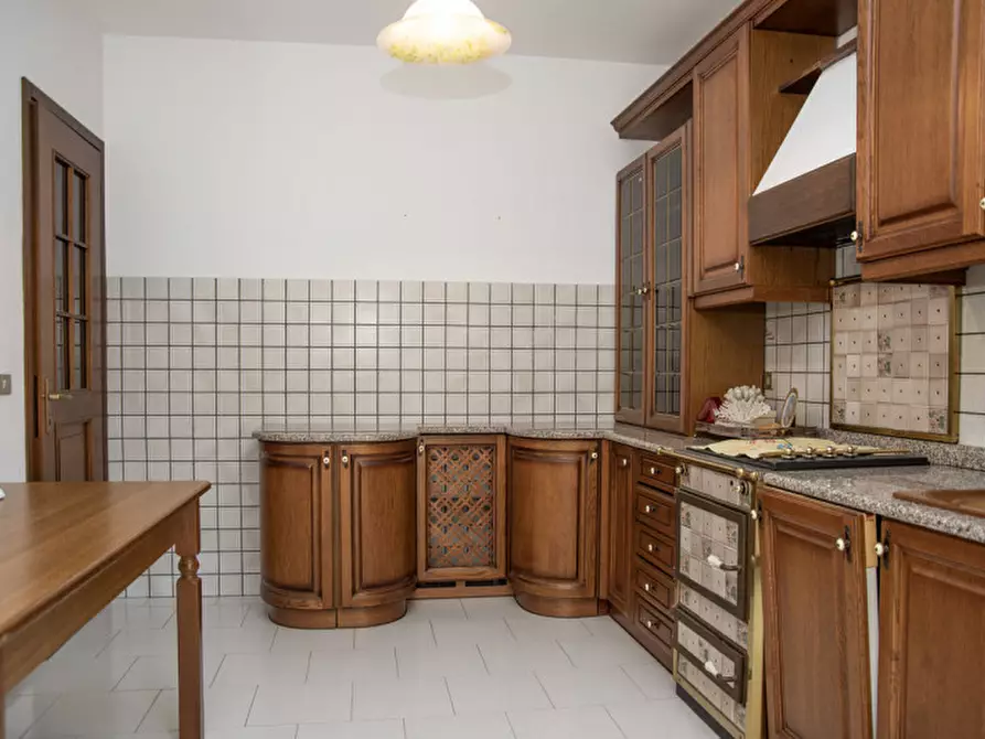 Immagine 10 di Villa in vendita  in Via Carlo Casalegno a Bussolengo